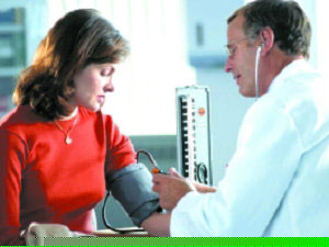 中老年朋友注意控制血壓